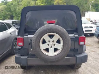 2016 Jeep Wrangler Unlimited Sahara z VIN 1C4HJWEG1GL252860, wystawiony jako IAAI lot #42215620 z przebiegiem 85 267 mil mil oraz . Historia ofert i sprzedaży dostępna na DreamBid. Obrazek 16.