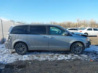 2016 Dodge Grand Caravan SE with VIN 2C4RDGBG3GR367182, listed as a IAAI auction lot 40988072 with 157,338 mi miles and . Bid and sale history available at DreamBid. Image 14.