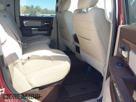 2017 Ram 2500 Laramie z VIN 3C6UR5FL6HG693953, wystawiony jako IAAI lot #41849571 z przebiegiem 99 754 mil mil oraz . Historia ofert i sprzedaży dostępna na DreamBid. Obrazek 8.