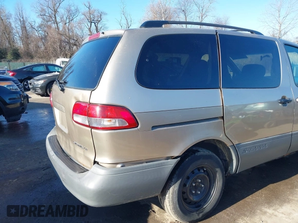 2003 Toyota Sienna LE with VIN 4T3ZF13C03U524122, listed as a IAAI auction lot 41655361 with 216,256 mi miles. Bid and sale history available at carsss.com. Image 18.