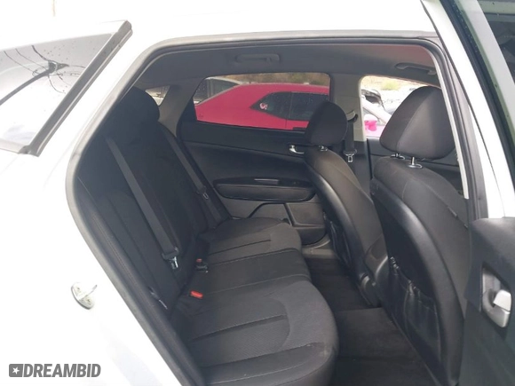 2018 Kia Optima LX with VIN 5XXGT4L30JG263429, listed as a IAAI auction lot 41729317 with 1 mi miles. Bid and sale history available at carsss.com. Image 8.