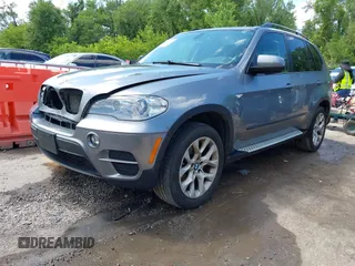 2012 BMW X5 35i z VIN 5UXZV4C50CL989684, wystawiony jako IAAI lot #42284840 z przebiegiem 134 056 mil mil oraz . Historia ofert i sprzedaży dostępna na DreamBid. Obrazek 18.