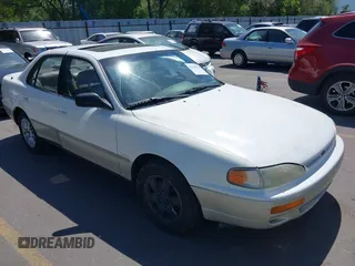 1996 Toyota Camry LE z VIN JT2BF12K8T0173340, wystawiony jako IAAI lot #42345346 z przebiegiem 266 355 mil mil oraz . Historia ofert i sprzedaży dostępna na DreamBid. Obrazek 1.