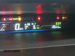 2014 Toyota Prius Two z VIN JTDZN3EU4E3323785, wystawiony jako Copart lot #60753235 z przebiegiem 250 943 mil mil oraz Szkoda całkowita • Salvage title. Historia ofert i sprzedaży dostępna na DreamBid. Obrazek 9.