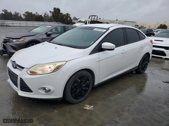2012 Ford Focus SE with VIN 1FAHP3F23CL140108, listed as a Copart auction lot 43767355 with 145,231 mi miles and Salvage Title. Bid and sale history available at carsss.com. Image 1.