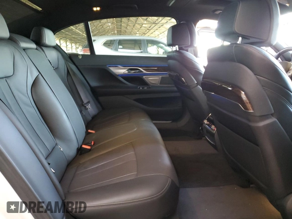 2020 BMW 7 Series 740i with VIN WBA7T2C09LGL18088, listed as a Copart auction lot 39695183 with 27,240 mi miles. Bid and sale history available at carsss.com. Image 10.