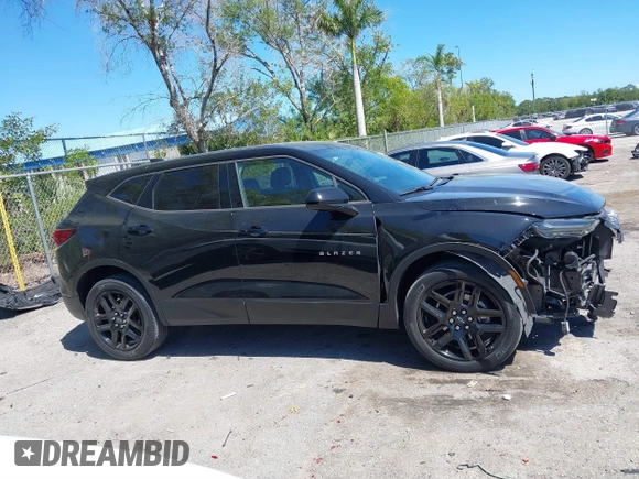 2020 Chevrolet Blazer LT z VIN 3GNKBBRA1LS539080, wystawiony jako IAAI lot #41842786 z przebiegiem 11 301 mil mil oraz . Historia ofert i sprzedaży dostępna na DreamBid. Obrazek 13.