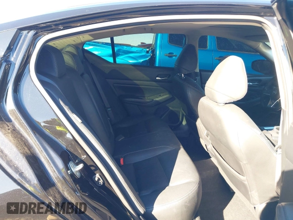2019 Nissan Altima 2.5 SL with VIN 1N4BL4EV6KC225851, listed as a IAAI auction lot 41461897 with 83,942 mi miles. Bid and sale history available at carsss.com. Image 8.