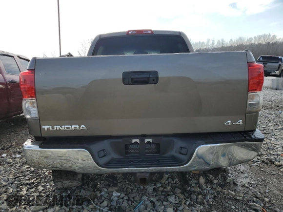 2010 Toyota Tundra z VIN 5TFDW5F13AX147077, wystawiony jako Copart lot #43742785 z przebiegiem 242 569 mil mil oraz Szkoda całkowita • Salvage title. Historia ofert i sprzedaży dostępna na DreamBid. Obrazek 6.