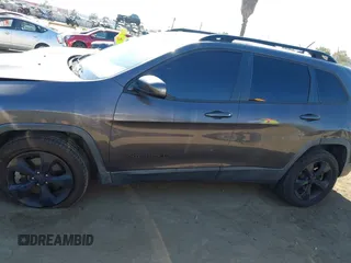 2018 Jeep Cherokee Latitude с VIN 1C4PJLCX2JD527909, выставлен на аукционе IAAI как лот 42317476 с пробегом 113 783 миль миль и . История ставок и продаж доступна на DreamBid. Изображение 14.