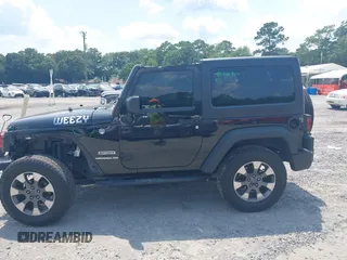 2017 Jeep Wrangler Sport z VIN 1C4AJWAG0HL618140, wystawiony jako IAAI lot #42582104 z przebiegiem 77 883 mil mil oraz . Historia ofert i sprzedaży dostępna na DreamBid. Obrazek 15.