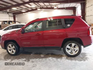 2016 Jeep Compass Latitude z VIN 1C4NJDEB5GD587688, wystawiony jako IAAI lot #41968742 z przebiegiem 113 791 mil mil oraz . Historia ofert i sprzedaży dostępna na DreamBid. Obrazek 14.