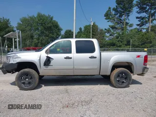 2011 GMC Sierra 1500 SLE with VIN 3GTP2VE39BG298569, listed as a IAAI auction lot 42587010 with 220,806 mi miles and . Bid and sale history available at DreamBid. Image 14.