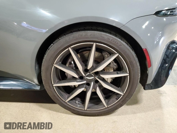 2020 Aston Martin Vantage z VIN SCFSMGAW6LGN03859, wystawiony jako Copart lot #52294204 z przebiegiem 47 486 mil mil oraz Szkoda całkowita • Salvage title. Historia ofert i sprzedaży dostępna na DreamBid. Obrazek 10.