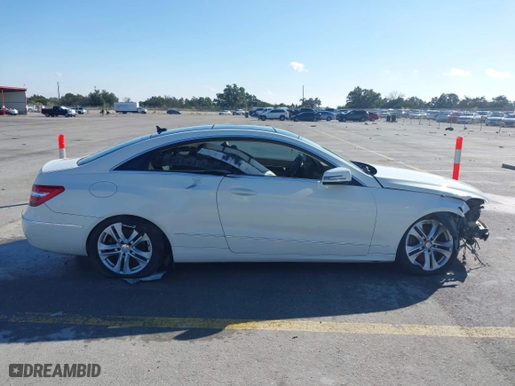 2011 Mercedes-Benz E-Class E 350 with VIN WDDKJ5GB2BF072981, listed as a IAAI auction lot 40683703 with 192,421 mi miles. Bid and sale history available at carsss.com. Image 14.