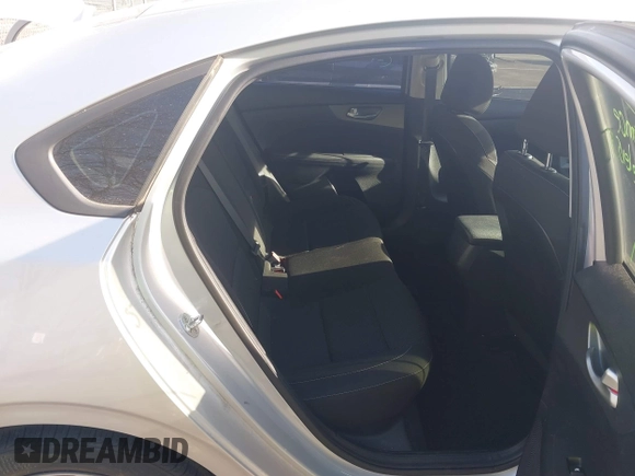 2019 Kia Forte LXS z VIN 3KPF24AD4KE095931, wystawiony jako IAAI lot #41641168 z przebiegiem 88 384 mil mil oraz . Historia ofert i sprzedaży dostępna na DreamBid. Obrazek 8.