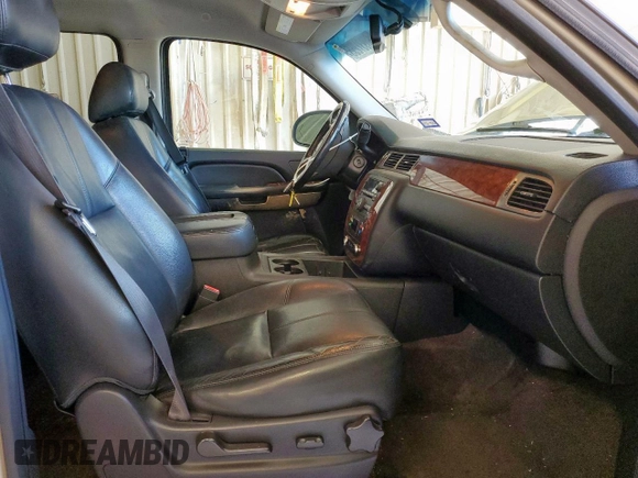 2014 Chevrolet Tahoe LT with VIN 1GNSCBE04ER108507, listed as a Copart auction lot 60931255 with 167,098 mi miles and Salvage title. Bid and sale history available at DreamBid. Image 7.