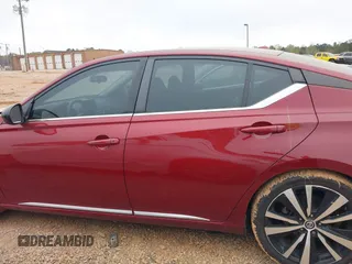 2019 Nissan Altima 2.5 SR with VIN 1N4BL4CV3KC190978, listed as a IAAI auction lot 41908132 with 95,414 mi miles. Bid and sale history available at carsss.com. Image 14.