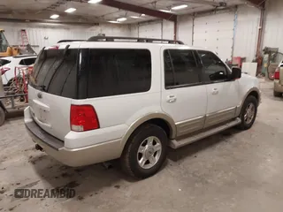 2005 Ford Expedition Eddie Bauer with VIN 1FMPU17525LA53438, listed as a IAAI auction lot 42009086 with 171,363 mi miles. Bid and sale history available at carsss.com. Image 4.