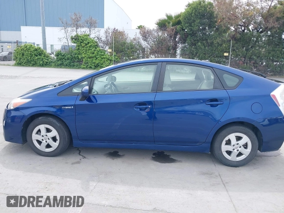 2011 Toyota Prius I z VIN JTDKN3DU6B0267820, wystawiony jako IAAI lot #41980110 z przebiegiem 136 729 mil mil oraz . Historia ofert i sprzedaży dostępna na DreamBid. Obrazek 14.