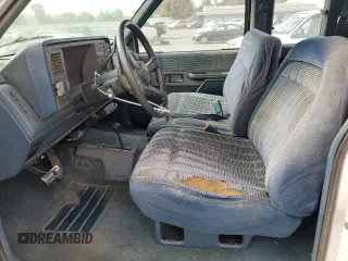 1991 Chevrolet Silverado 2500 z VIN 2GCFK29K9M1128980, wystawiony jako Copart lot #59766095 z przebiegiem 249 498 mil mil oraz Czysty tytuł • Clean title. Historia ofert i sprzedaży dostępna na DreamBid. Obrazek 7.