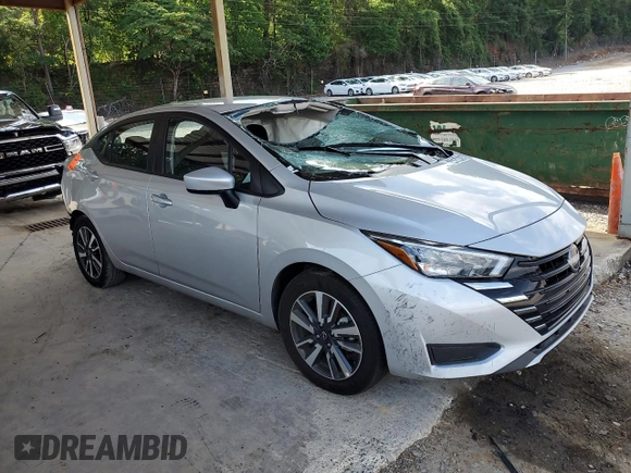 2025 Nissan Versa SV с VIN 3N1CN8EV6SL827012, выставлен на аукционе Copart как лот 57856435 с пробегом 9 383 миль миль и Списание • Salvage title. История ставок и продаж доступна на DreamBid. Изображение 4.