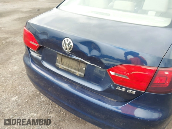 2011 Volkswagen Jetta SE z VIN 3VWDZ7AJ2BM388322, wystawiony jako IAAI lot #42772120 z przebiegiem 240 415 mil mil oraz . Historia ofert i sprzedaży dostępna na DreamBid. Obrazek 12.