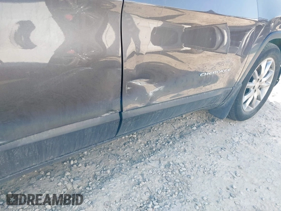 2018 Jeep Cherokee Limited with VIN 1C4PJMDX1JD541031, listed as a IAAI auction lot 41770716 with 67,891 mi miles. Bid and sale history available at carsss.com. Image 17.