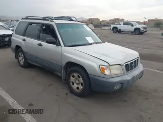 2001 Subaru Forester L with VIN JF1SF63521H766175, listed as a IAAI auction lot 41192998 with 173,532 mi miles. Bid and sale history available at carsss.com. Image 1.