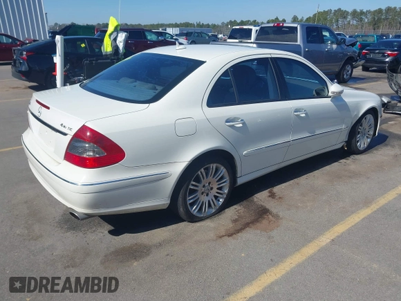 2007 Mercedes-Benz E-Class 3.5L with VIN WDBUF87X57X221918, listed as a IAAI auction lot 41618274 with 176,359 mi miles. Bid and sale history available at carsss.com. Image 4.