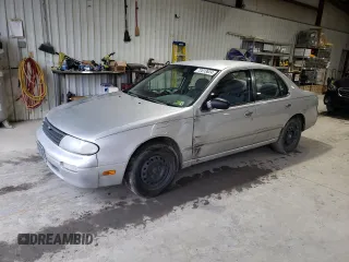 1997 Nissan Altima XE with VIN 1N4BU31DXVC140195, listed as a Copart auction lot 72613624 with 245,276 mi miles and Salvage Title. Bid and sale history available at carsss.com. Image 1.