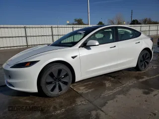 2025 Tesla Model 3 Long Range with VIN 5YJ3E1EAXSF935004, listed as a Copart auction lot 52233195 with 5,873 mi miles and Salvage Title. Bid and sale history available at carsss.com. Image 1.