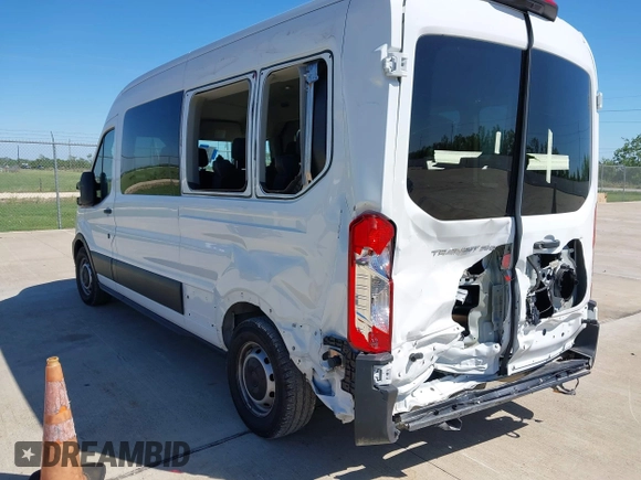 2024 Ford Transit Passenger XL z VIN 1FBAX2C81RKA68648, wystawiony jako IAAI lot #41980956 z przebiegiem 11 942 mil mil oraz . Historia ofert i sprzedaży dostępna na DreamBid. Obrazek 3.