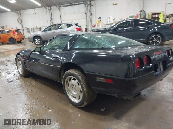 1996 Chevrolet Corvette z VIN 1G1YY2259T5106592, wystawiony jako IAAI lot #42375807 z przebiegiem 69 467 mil mil oraz . Historia ofert i sprzedaży dostępna na DreamBid. Obrazek 3.