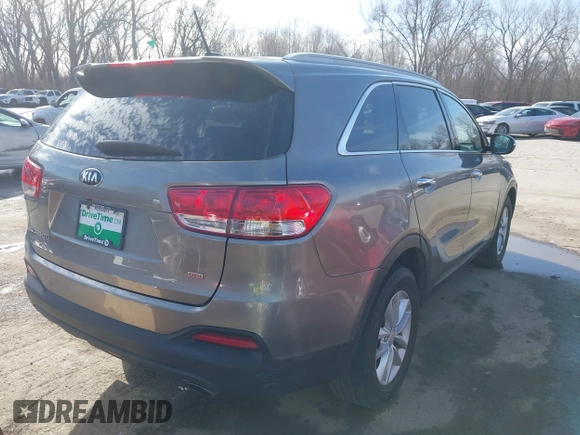 2017 Kia Sorento LX with VIN 5XYPG4A33HG268167, listed as a IAAI auction lot 41792320 with 74,528 mi miles. Bid and sale history available at carsss.com. Image 4.