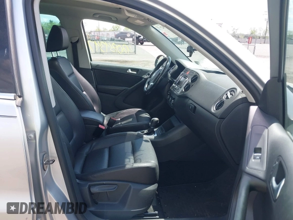 2011 Volkswagen Tiguan SE with VIN WVGBV7AX4BW532488, listed as a IAAI auction lot 42084347 with 107,529 mi miles and . Bid and sale history available at DreamBid. Image 5.