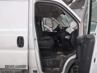 2014 Ram ProMaster Cargo with VIN 3C6TRVCG4EE101220, listed as a IAAI auction lot 41323764 with 270,810 mi miles. Bid and sale history available at carsss.com. Image 5.