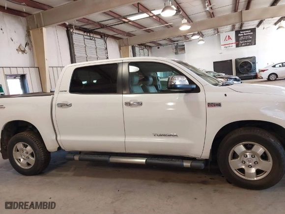 2008 Toyota Tundra LTD with VIN 5TBEV58198S476301, listed as a IAAI auction lot 41528085 with 230,233 mi miles. Bid and sale history available at carsss.com. Image 14.