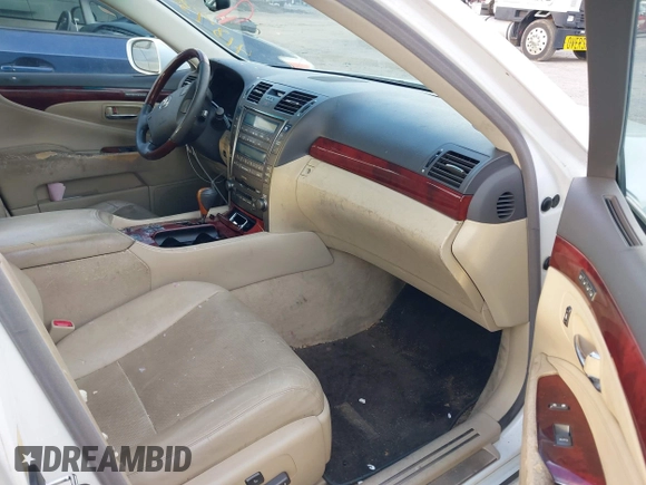 2009 Lexus LS 460 с VIN JTHCL46F095002661, выставлен на аукционе IAAI как лот 41873060 с пробегом 260 882 миль миль и . История ставок и продаж доступна на DreamBid. Изображение 5.