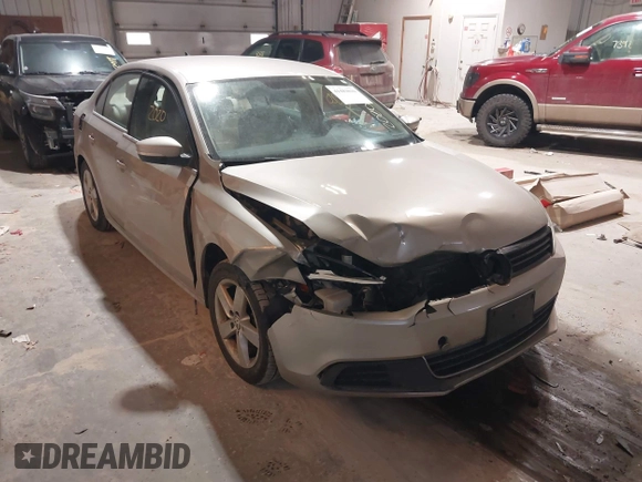 2014 Volkswagen Jetta TDI w/Premium с VIN 3VW3L7AJ6EM237033, выставлен на аукционе IAAI как лот 41482020 с пробегом 134 990 миль миль и . История ставок и продаж доступна на DreamBid. Изображение 1.