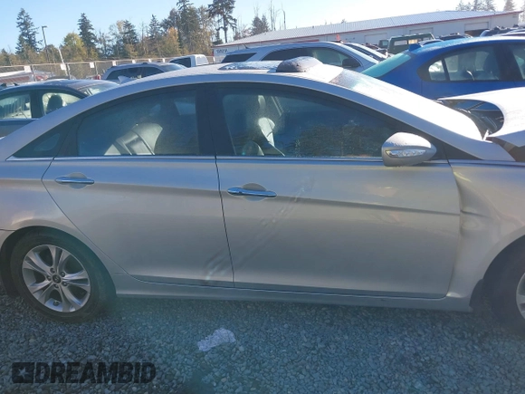2011 Hyundai Sonata SE with VIN 5NPEC4AC4BH174401, listed as a IAAI auction lot 40522163 with 183,594 mi miles. Bid and sale history available at carsss.com. Image 13.
