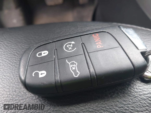 2018 Jeep Compass Latitude with VIN 3C4NJCBB9JT124968, listed as a IAAI auction lot 42378308 with 90,866 mi miles and . Bid and sale history available at DreamBid. Image 11.
