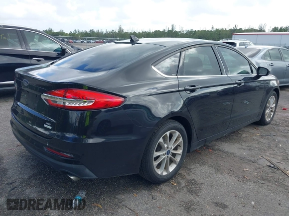 2020 Ford Fusion SE with VIN 3FA6P0HDXLR170082, listed as a IAAI auction lot 40743626 with 53,055 mi miles. Bid and sale history available at carsss.com. Image 4.