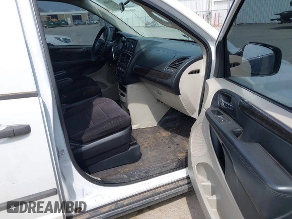 2014 Ram Cargo Van Tradesman z VIN 2C4JRGAG0ER149746, wystawiony jako IAAI lot #41930863 z przebiegiem 255 877 mil mil oraz . Historia ofert i sprzedaży dostępna na DreamBid. Obrazek 5.