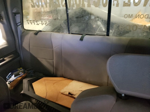 2005 Ford F-350 XL z VIN 1FTWX33P95EB03850, wystawiony jako Copart lot #71228644 z przebiegiem Nie podano mil oraz Szkoda całkowita • Salvage title. Historia ofert i sprzedaży dostępna na DreamBid. Obrazek 10.