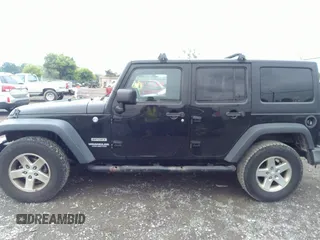 2016 Jeep Wrangler Unlimited Sport z VIN 1C4BJWDGXGL206502, wystawiony jako IAAI lot #42583701 z przebiegiem 120 525 mil mil oraz . Historia ofert i sprzedaży dostępna na DreamBid. Obrazek 14.