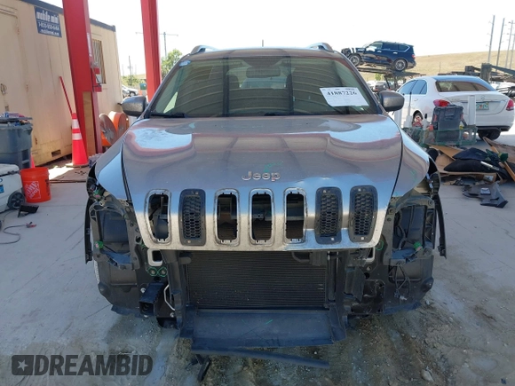 2015 Jeep Cherokee Latitude with VIN 1C4PJLCB1FW770806, listed as a IAAI auction lot 41887226 with 71,268 mi miles and . Bid and sale history available at DreamBid. Image 12.