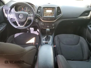 2017 Jeep Cherokee Latitude с VIN 1C4PJLCS3HW514430, выставлен на аукционе Copart как лот 50260275 с пробегом 120 021 миль миль и Списание • Salvage title. История ставок и продаж доступна на DreamBid. Изображение 8.