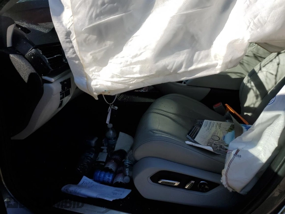 2019 Acura RDX Technology with VIN 5J8TC1H56KL005233, listed as a Copart auction lot 53622235 with 51,702 mi miles and Salvage title. Bid and sale history available at DreamBid. Image 7.