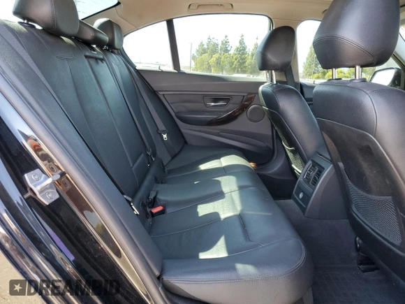 2015 BMW 3 Series 328i z VIN WBA3A5G51FNS82697, wystawiony jako Copart lot #62792405 z przebiegiem 177 882 mil mil oraz Szkoda całkowita • Salvage title. Historia ofert i sprzedaży dostępna na DreamBid. Obrazek 10.